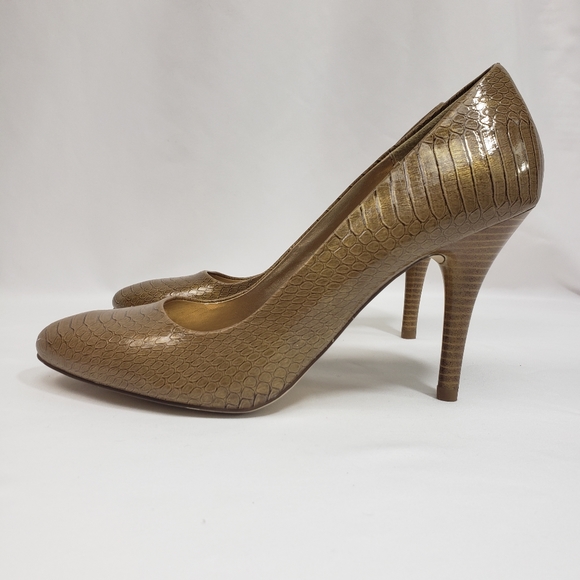 Charles David Shoes - NEW Exchange by Charles David Embossed Tan Pumps